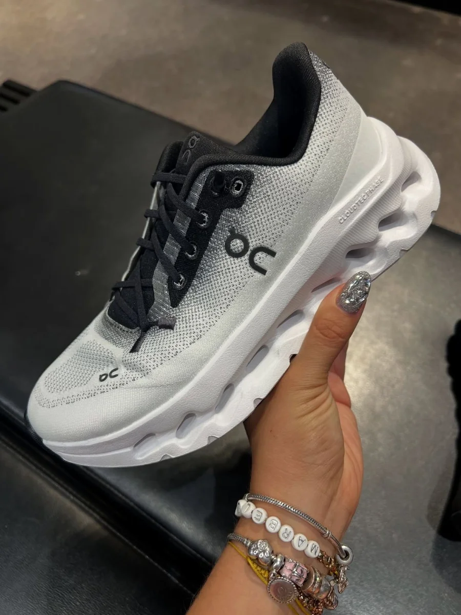 Tenis On running Moda Cloudtilt Mujer